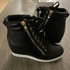 Sneaker wedges